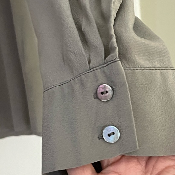 Eileen Fisher 100% Silk Crepe De Chine Popover Blouse Grey Size XS Quiet Luxury - Picture 4 of 11